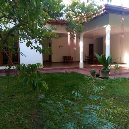 פולונרואה Siyapath Holiday Resort מראה חיצוני תמונה